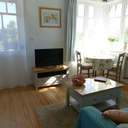 Maison Pierre D'or アパート